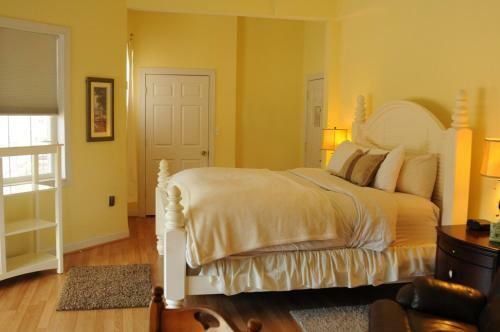 Bed & Breakfast Acorn Hill Lodge And Spa