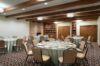 Hotel Toftrees Golf Resort And Conference Center