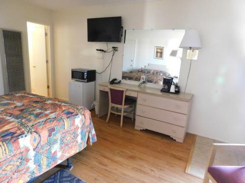Royal Host Motel