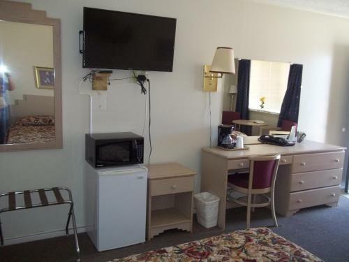 Royal Host Motel