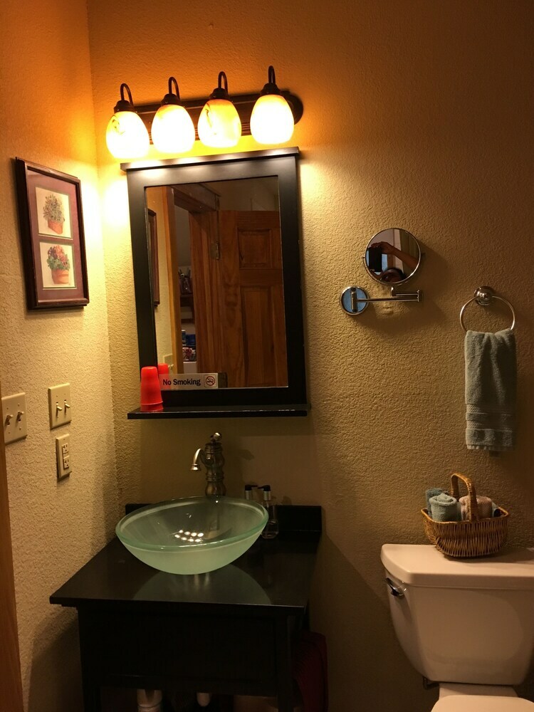 Bed & Breakfast All Seasons Inn