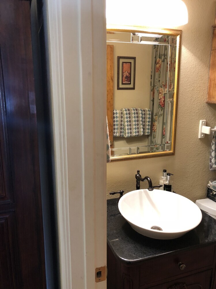 Bed & Breakfast All Seasons Inn