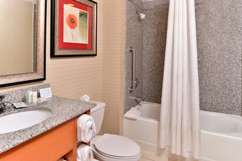 Hotel Comfort Suites At Virginia Center Commons