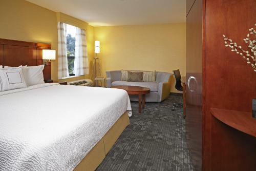 Courtyard By Marriott San Diego Mission Valley/hotel Circle