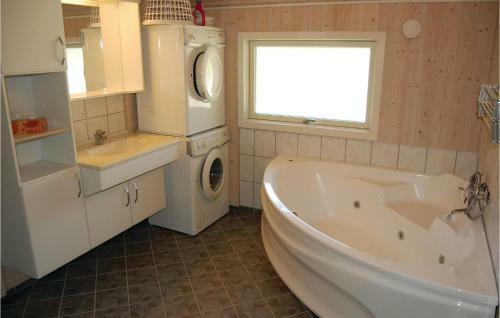 Holiday Home Ll. Strandstr�de Dannemare V