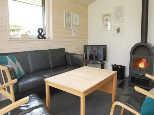 Two-bedroom Holiday Home With A Fireplace In Haderslev