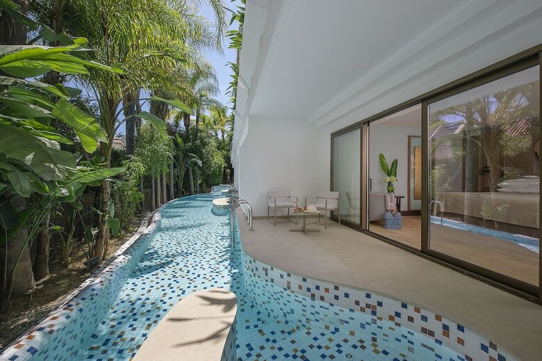 Four Seasons Hotel