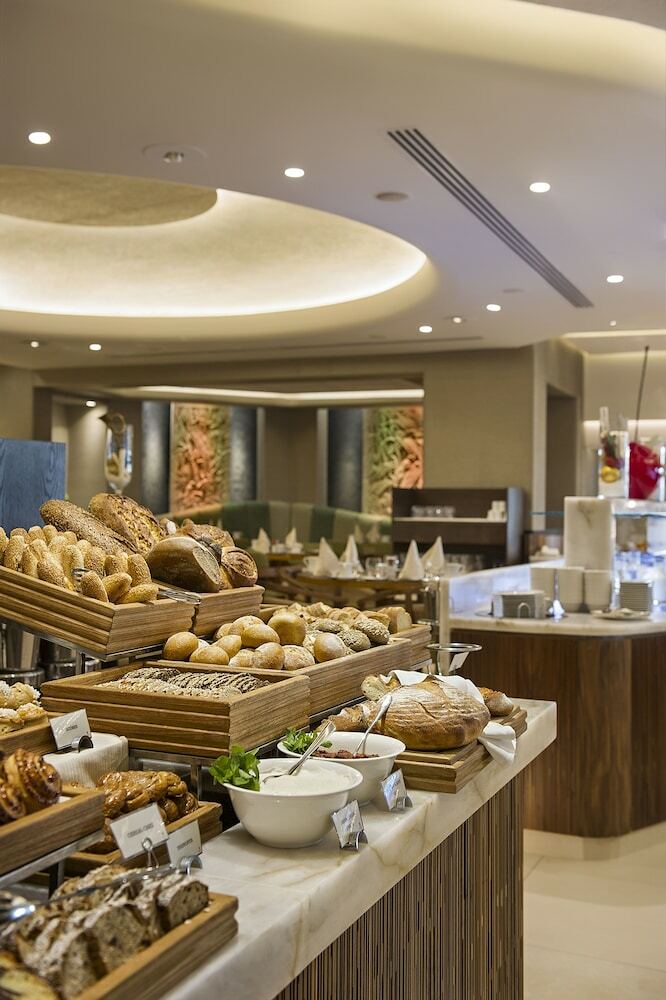 Four Seasons Hotel