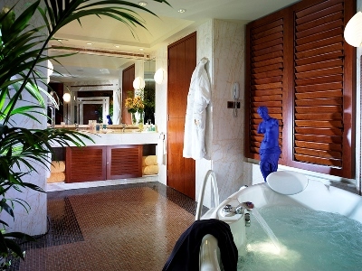 Four Seasons Hotel