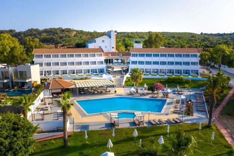 Hotel Adelais Bay