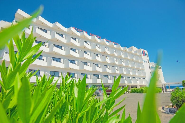 Hotel Silver Sands(.)