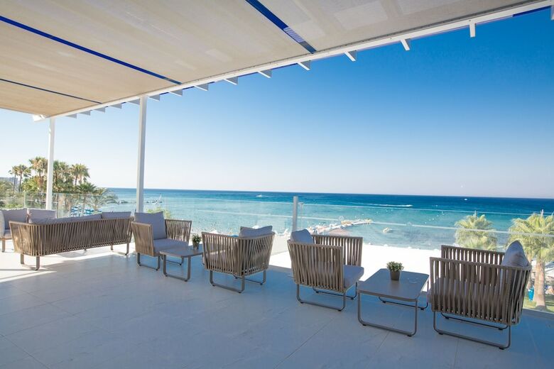 Hotel Silver Sands(.)