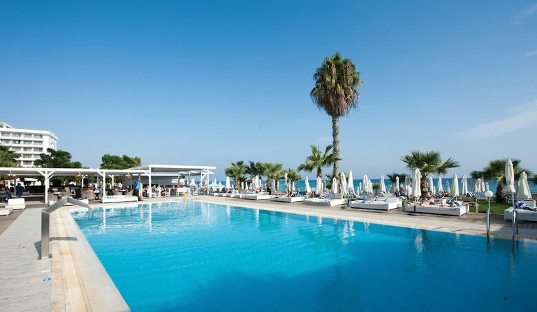 Hotel Silver Sands(.)