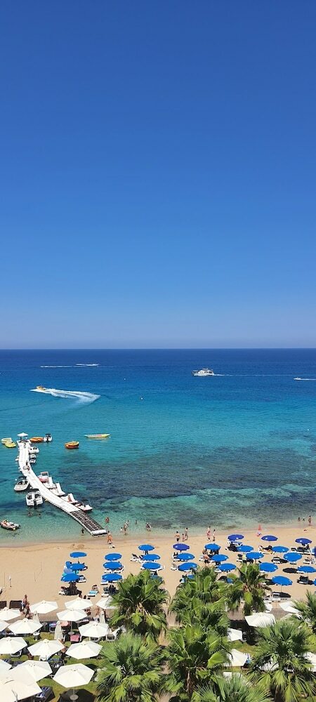 Hotel Silver Sands(.)
