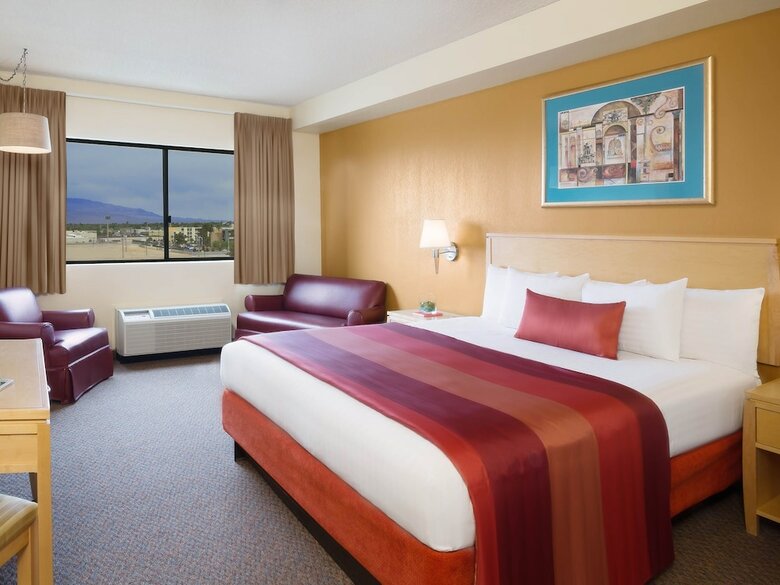 Hotel Arizona Charlie's Decatur