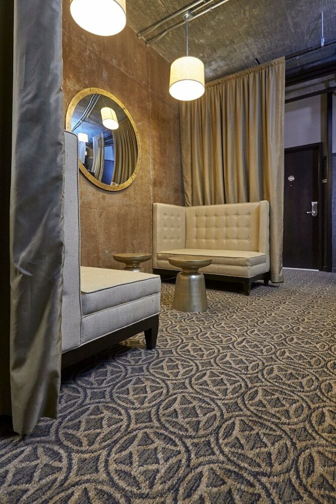 Proximity Hotel