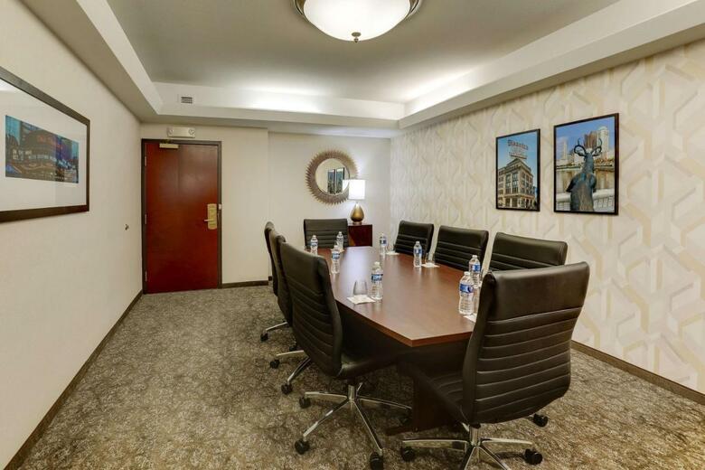 Hotel Drury Inn & Suites Columbus Convention Center
