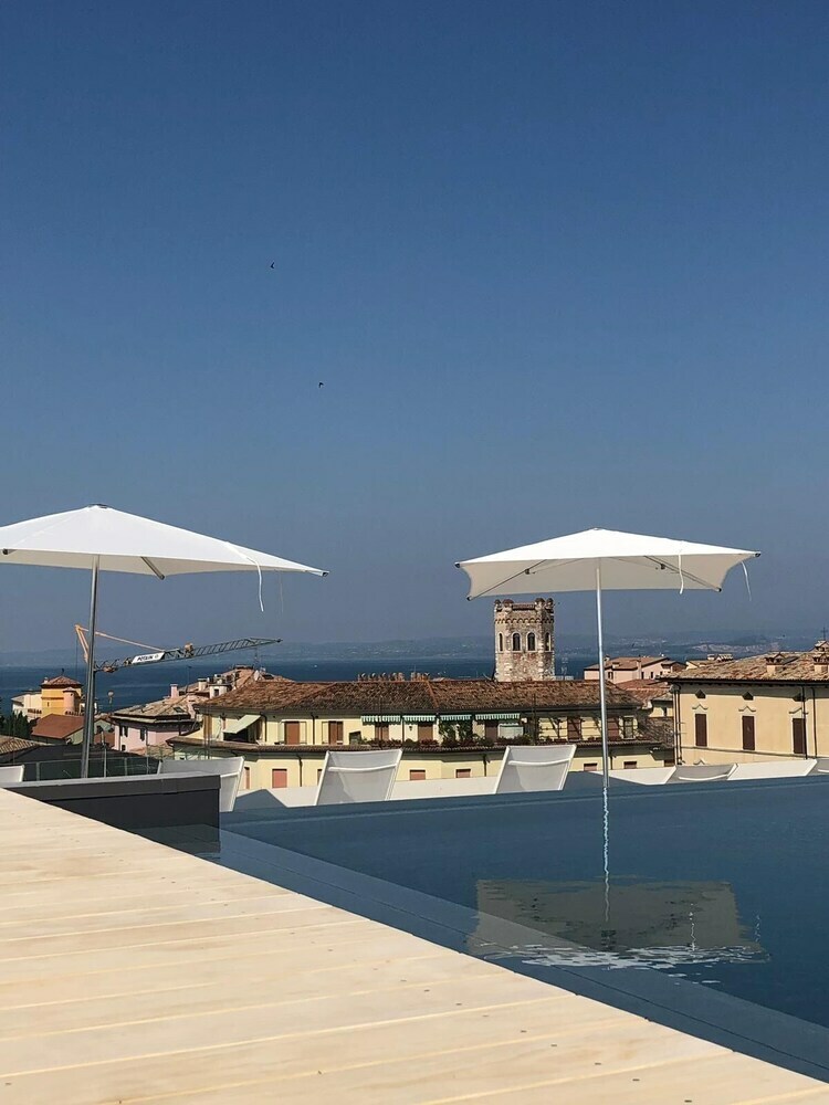 Solho Hotel