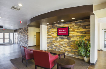 Hotel Red Roof Inn And Suites