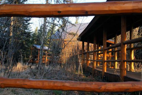 Wise Old Hunter Lodge