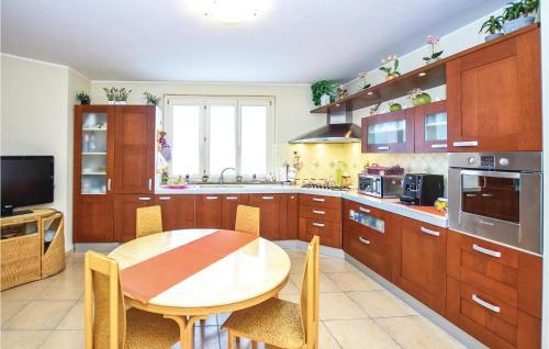 Four-bedroom Holiday Home In Bolsena