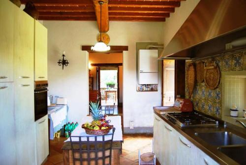 Castel Focognano Villa Sleeps 9 Pool Wifi