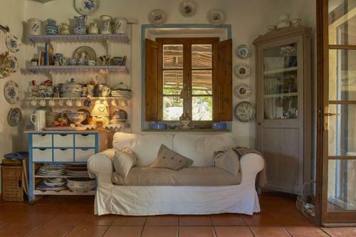 Castellina Marittima Villa Sleeps 10 Pool Wifi