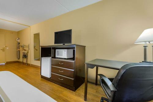 Hotel Econo Lodge Inn & Suites Triadelphia