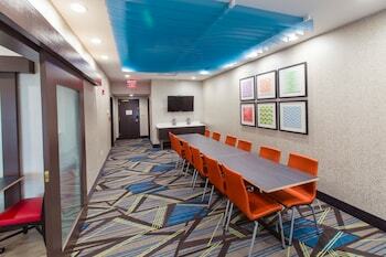 Holiday Inn Express Hotel & Suites Harriman