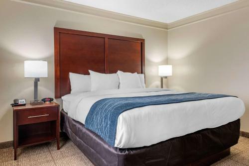 Holiday Inn Express Hotel & Suites Newark-heath