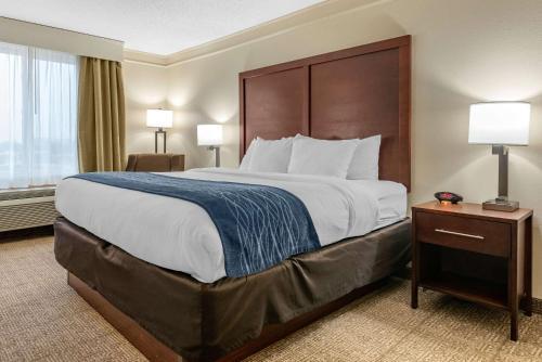 Holiday Inn Express Hotel & Suites Newark-heath