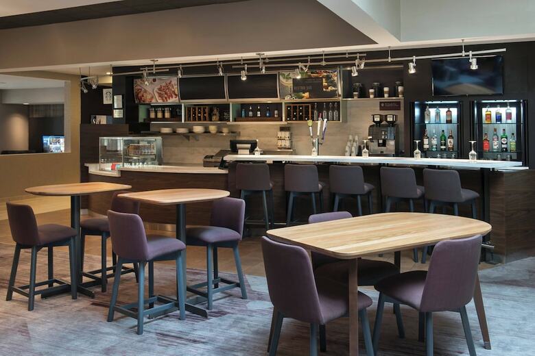 Hotel Courtyard Lincroft Red Bank