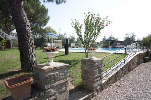 Le Casine-perignano-spinelli Apartment Pool T490370
