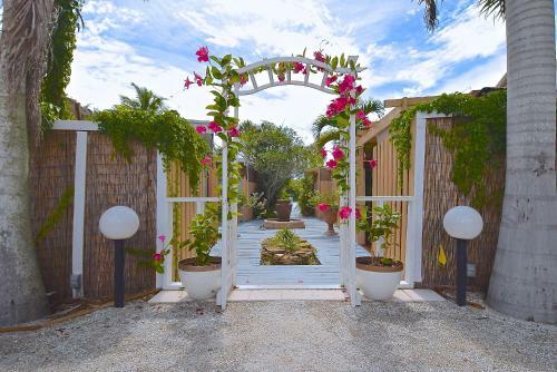 Aparthotel The Inn At Turtle Beach