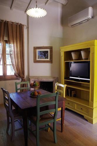 Dolciano Villa Sleeps 6 Pool Air Con Wifi