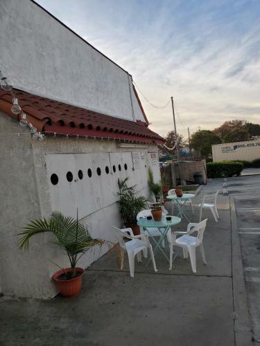 Eunice Plaza Motel