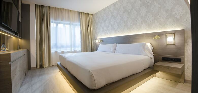 Grand Plaza Hotel & Wellness