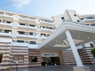 Anastasia Hotel(.)