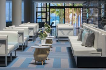 Anastasia Hotel(.)