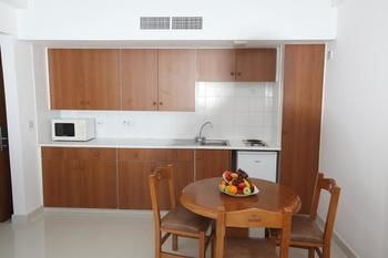 Anastasia Hotel(.)