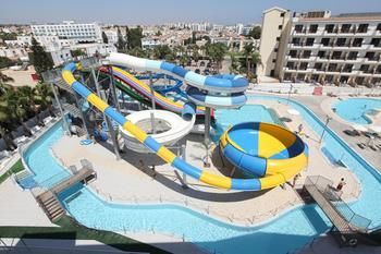 Anastasia Hotel(.)