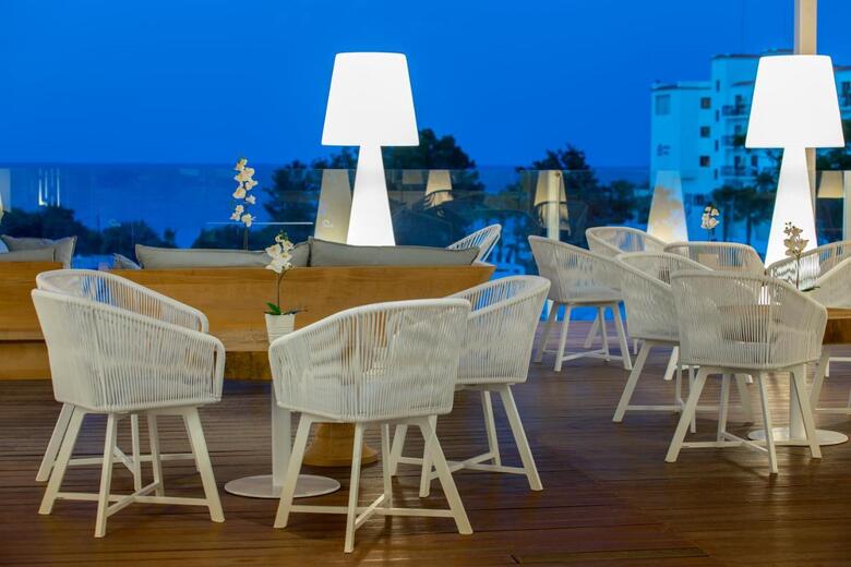 Hotel Odessa(.)