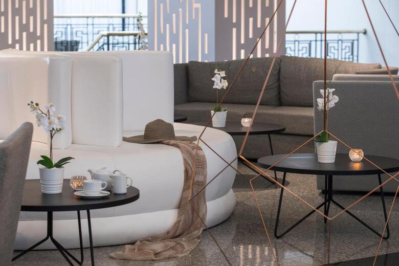 Hotel Odessa(.)