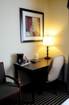 Americinn Hotel And Suites Pella
