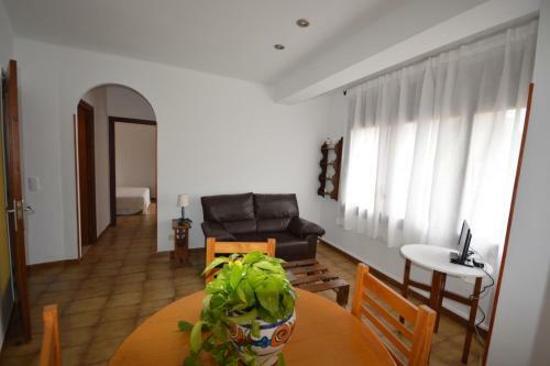 Peque�o Apartamento A 3km De La Playa. Apt Roquet