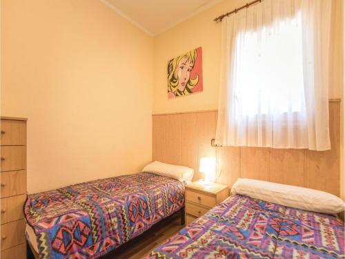 Six-bedroom Holiday Home In Calafat