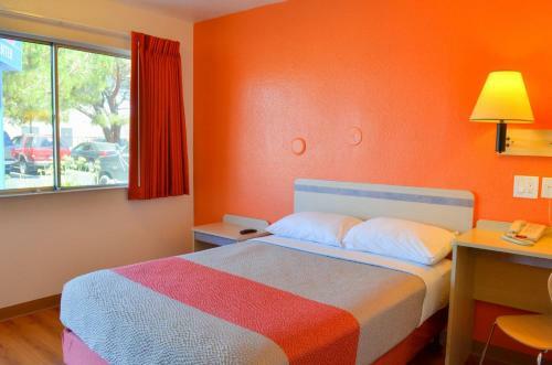 Motel 6 Gustine