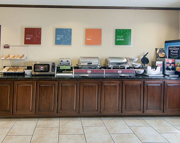 Hotel Comfort Suites - Tomball