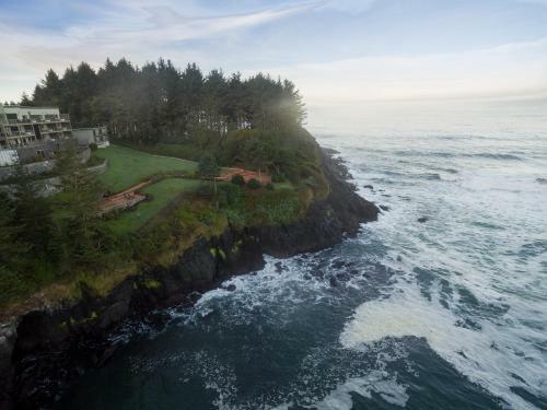 Hotel Whale Cove Inn