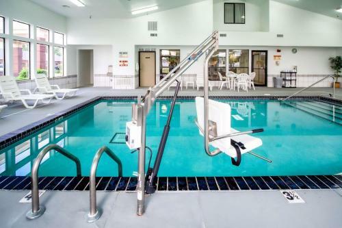 Hotel Econolodge Inn & Suites